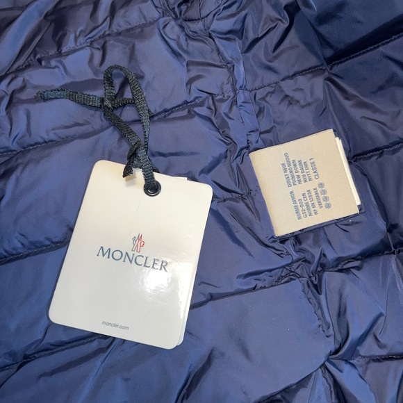 MONCLER
Grey Polyester And Mink Animal Print Giuturna Puffer Jacket - Picture 4 of 7